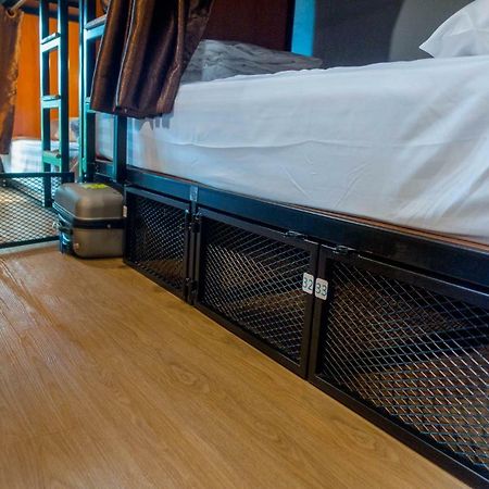 Comfy Bed Hostel (Adults Only) Bangkok Kültér fotó